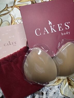 CAKES Body Nipple Covers Large NWT Reusable Silicone Adhesive Bra Pads